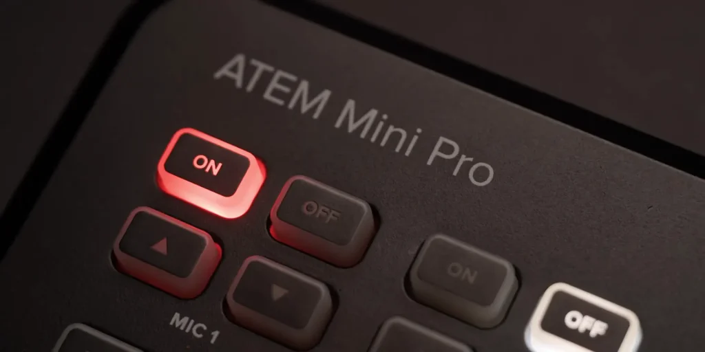 mesa_de_controle_blackmagic_atem_mini_pro-1024x512 Criar Podcast: Um Guia Completo para Começar com Sucesso